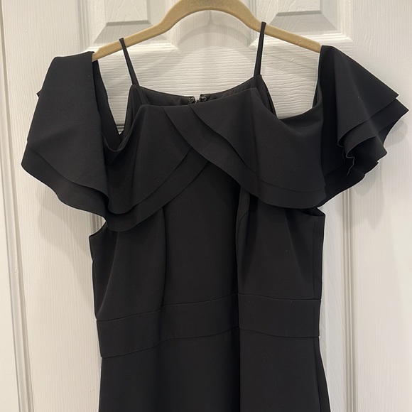 Nicole Miller cold shoulder formal gown. Black. Size 10. - Picture 2 of 4